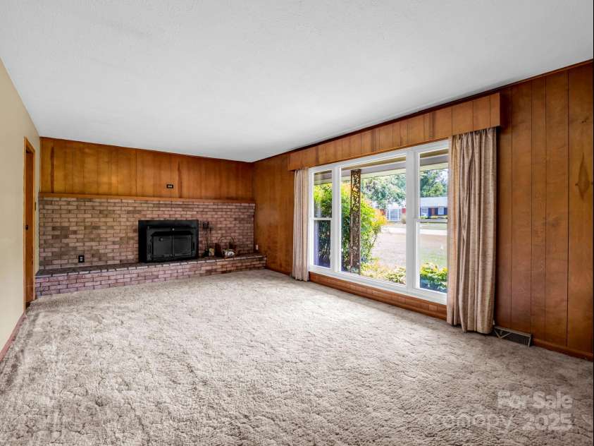 14 Monte Vista Place, Candler, NC 28715.  MLS# CAR4281379, YatesRealty ID 1226. 