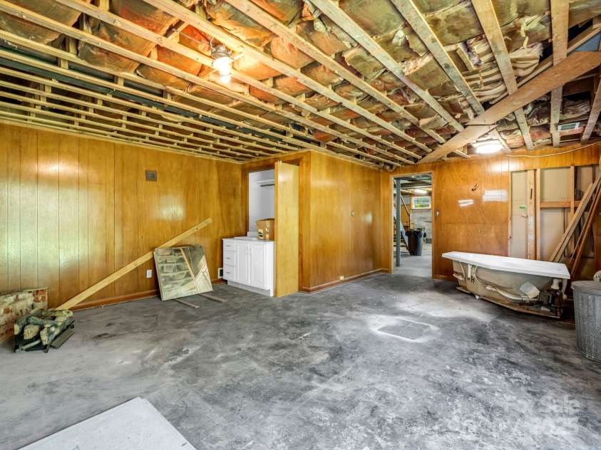 14 Monte Vista Place, Candler, NC 28715.  MLS# CAR4281379, YatesRealty ID 1226. 