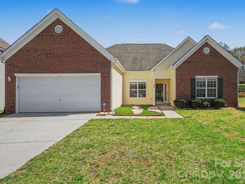 1604 Swan Drive, Charlotte, NC 28216.  MLS# CAR4358962, YatesRealty ID 12261. 