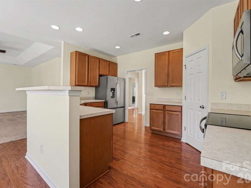 1604 Swan Drive, Charlotte, NC 28216.  MLS# CAR4358962, YatesRealty ID 12261. 