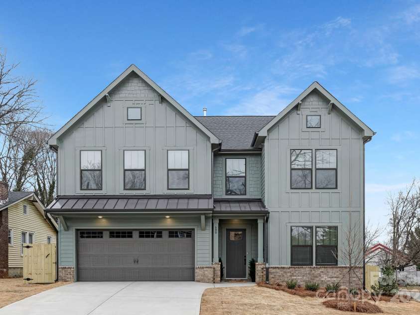 600 Campus Street, Charlotte, NC 28216.  MLS# CAR4221386, YatesRealty ID 12261. 