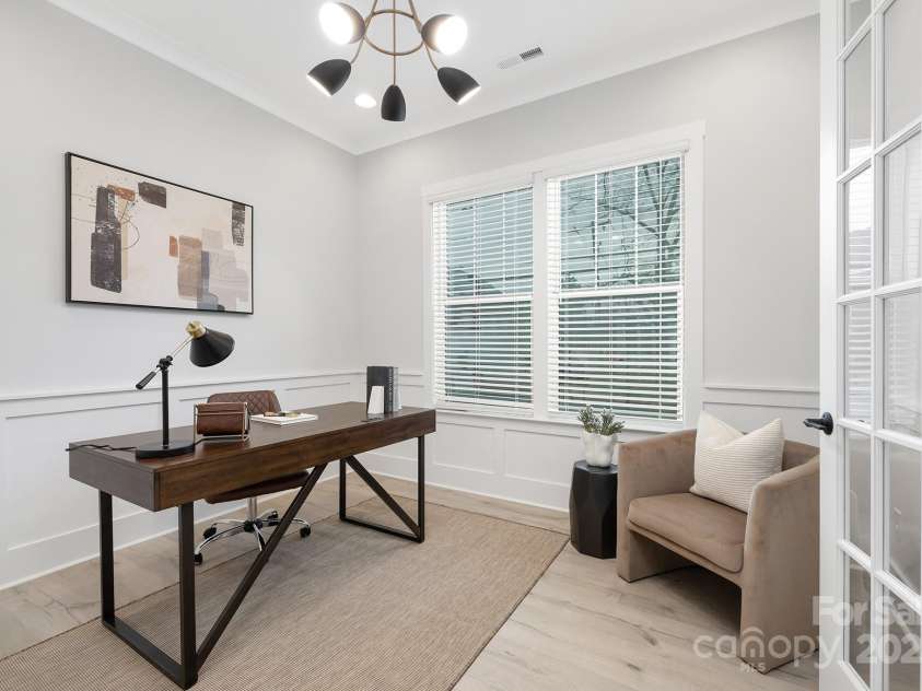 600 Campus Street, Charlotte, NC 28216.  MLS# CAR4221386, YatesRealty ID 12261. 