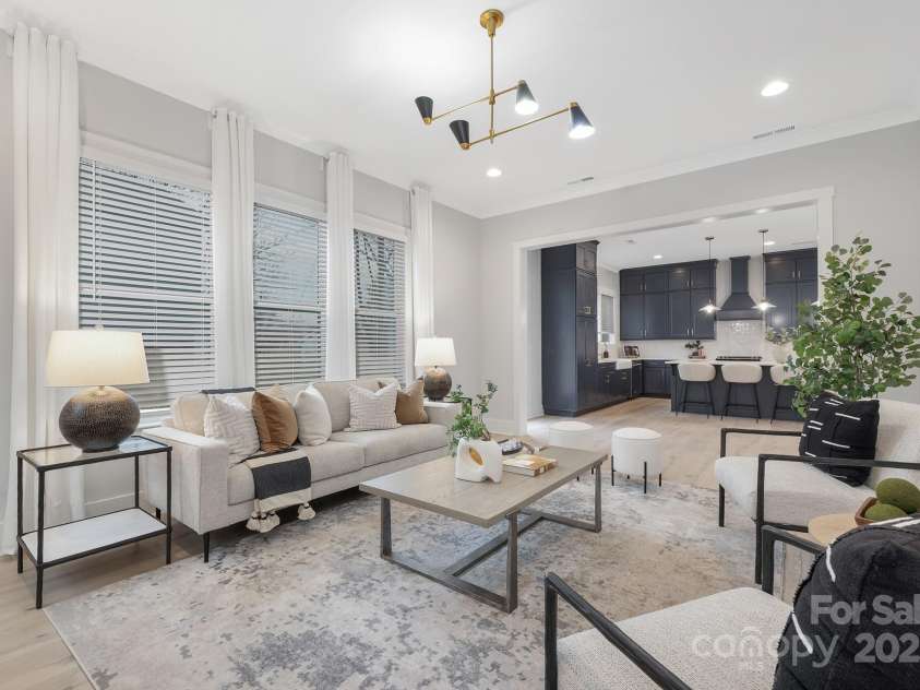 600 Campus Street, Charlotte, NC 28216.  MLS# CAR4221386, YatesRealty ID 12261. 