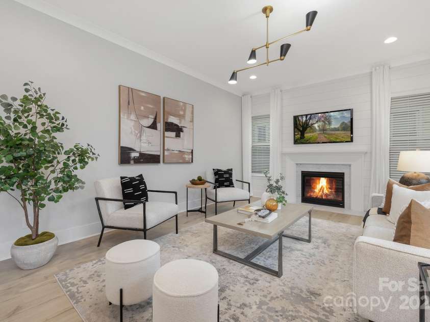 600 Campus Street, Charlotte, NC 28216.  MLS# CAR4221386, YatesRealty ID 12261. 