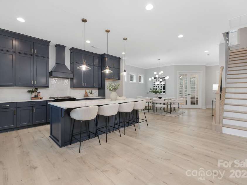 600 Campus Street, Charlotte, NC 28216.  MLS# CAR4331545, YatesRealty ID 12261. 