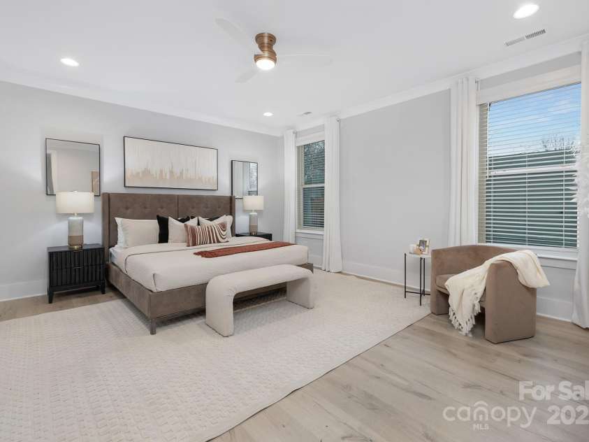 600 Campus Street, Charlotte, NC 28216.  MLS# CAR4331545, YatesRealty ID 12261. 