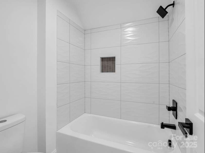 303 Fairforest Drive, Rutherfordton, NC 28139.  MLS# CAR4324733, YatesRealty ID 12262. Upstairs Bathroom