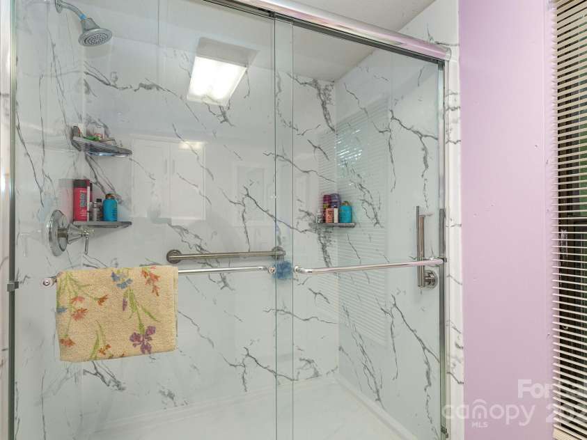 6804 Lineberger Road, Denver, NC 28037.  MLS# CAR4253268, YatesRealty ID 12262. 