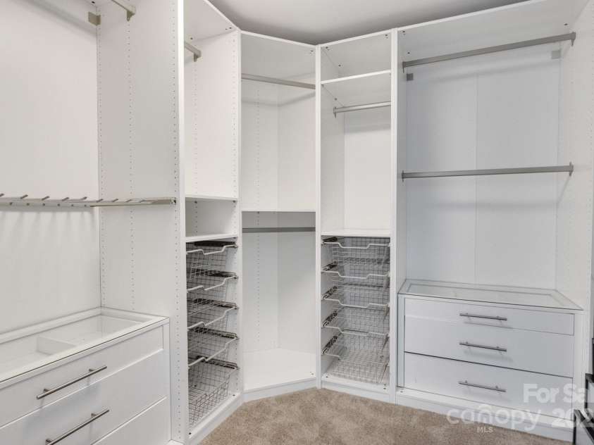 1458 Bedlington Drive, Charlotte, NC 28269.  MLS# CAR4257940, YatesRealty ID 12263. 