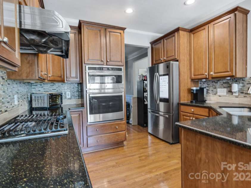 1458 Bedlington Drive, Charlotte, NC 28269.  MLS# CAR4257940, YatesRealty ID 12263. 