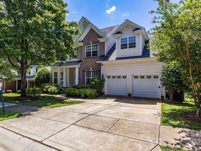 1458 Bedlington Drive, Charlotte, NC 28269.  MLS# CAR4257940, YatesRealty ID 12263. 