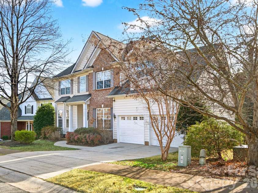 1458 Bedlington Drive, Charlotte, NC 28269.  MLS# CAR4338166, YatesRealty ID 12263. 