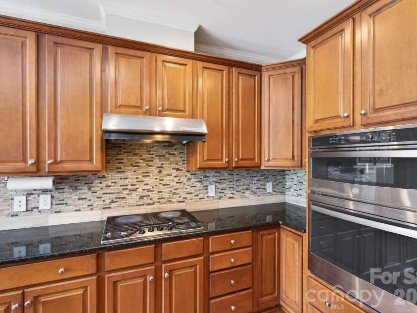 1458 Bedlington Drive, Charlotte, NC 28269.  MLS# CAR4338166, YatesRealty ID 12263. 