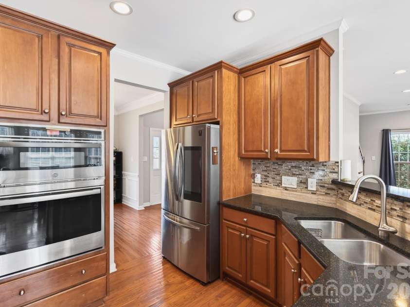 1458 Bedlington Drive, Charlotte, NC 28269.  MLS# CAR4338166, YatesRealty ID 12263. 