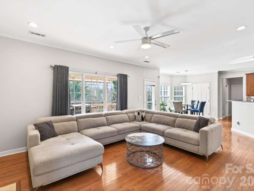 1458 Bedlington Drive, Charlotte, NC 28269.  MLS# CAR4338166, YatesRealty ID 12263. 