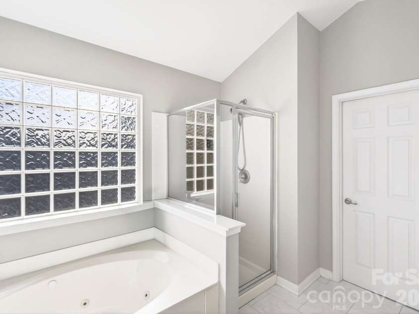 1458 Bedlington Drive, Charlotte, NC 28269.  MLS# CAR4338166, YatesRealty ID 12263. 