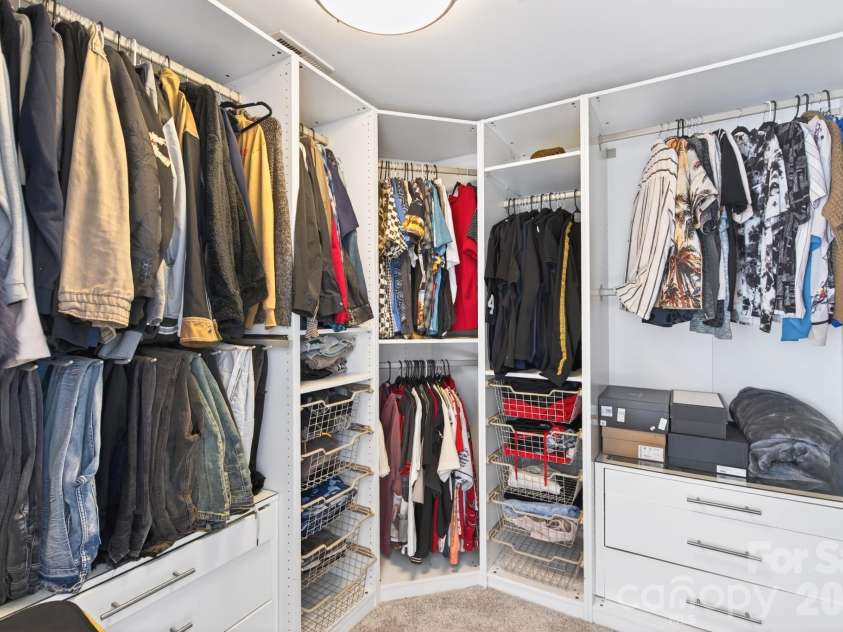 1458 Bedlington Drive, Charlotte, NC 28269.  MLS# CAR4338166, YatesRealty ID 12263. 