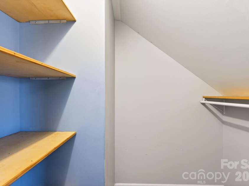 1458 Bedlington Drive, Charlotte, NC 28269.  MLS# CAR4338166, YatesRealty ID 12263. 