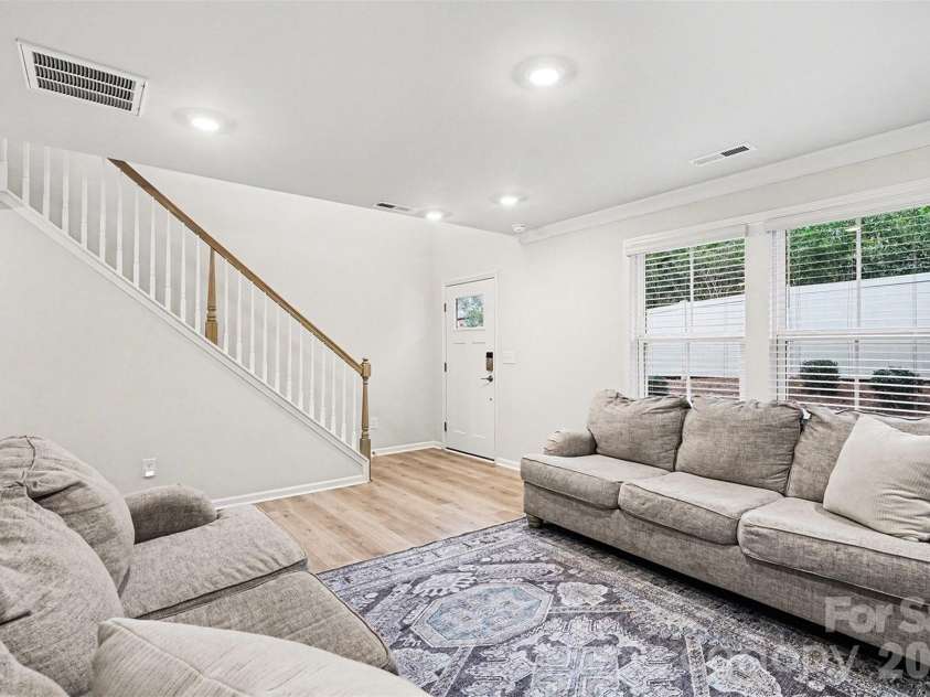 7017 Running Spring Drive, Charlotte, NC 28205.  MLS# CAR4346038, YatesRealty ID 12263. 