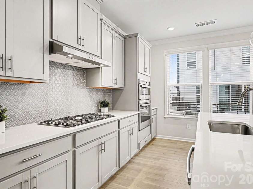 7017 Running Spring Drive, Charlotte, NC 28205.  MLS# CAR4346038, YatesRealty ID 12263. 