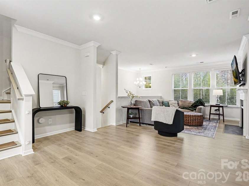 7017 Running Spring Drive, Charlotte, NC 28205.  MLS# CAR4346038, YatesRealty ID 12263. 