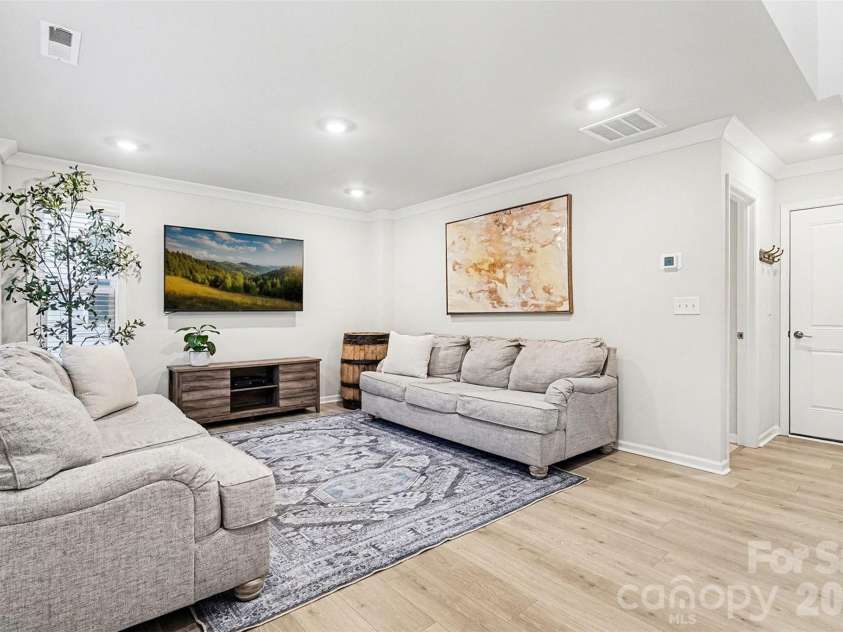 7017 Running Spring Drive, Charlotte, NC 28205.  MLS# CAR4346038, YatesRealty ID 12263. 