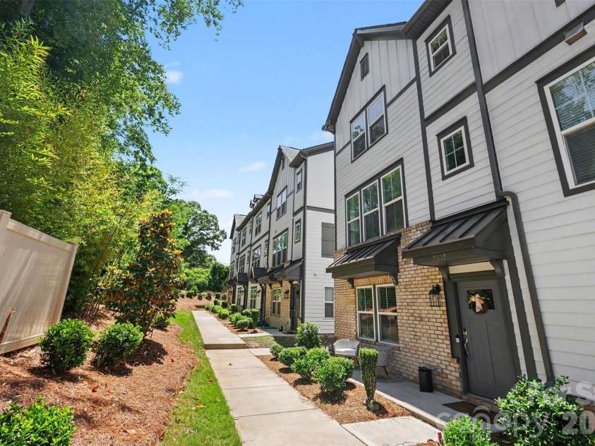 7017 Running Spring Drive, Charlotte, NC 28205.  MLS# CAR4346038, YatesRealty ID 12263. 