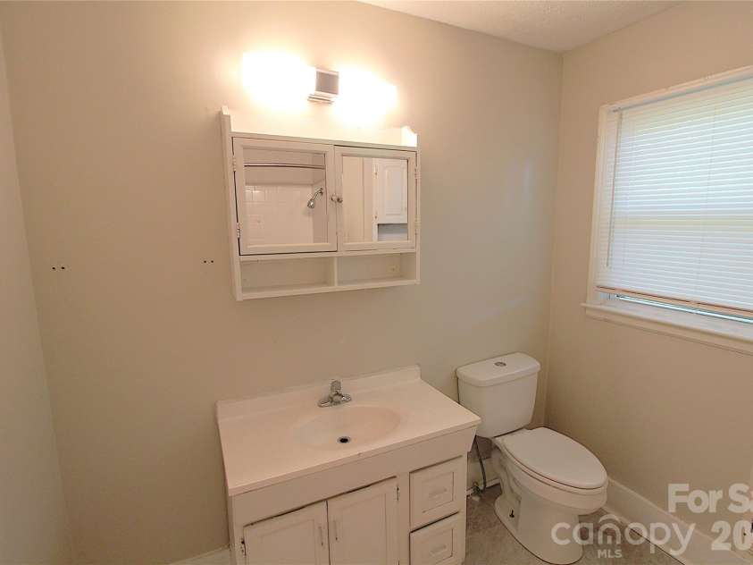105 Delmar Road, Shelby, NC 28152.  MLS# CAR4367635, YatesRealty ID 12264. 