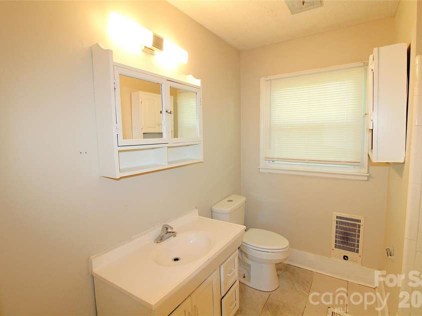 105 Delmar Road, Shelby, NC 28152.  MLS# CAR4367635, YatesRealty ID 12264. 