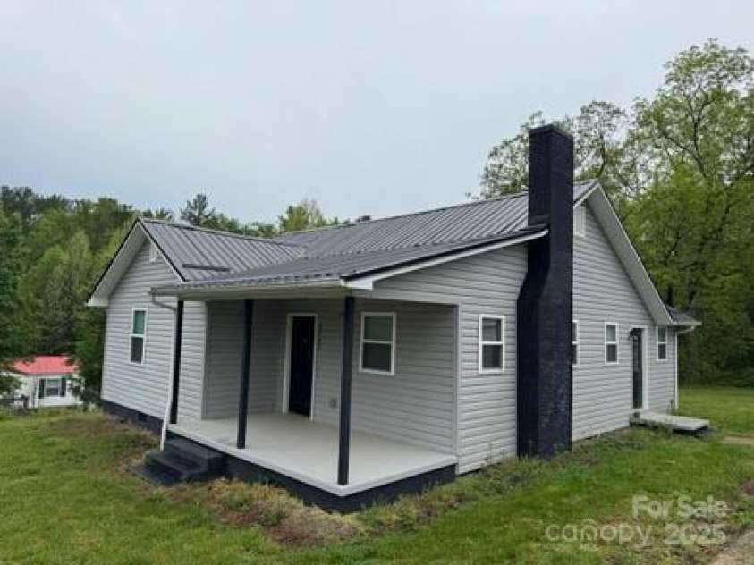 2342 Brookwood Drive, Valdese, NC 28690.  MLS# CAR4251020, YatesRealty ID 12264. 