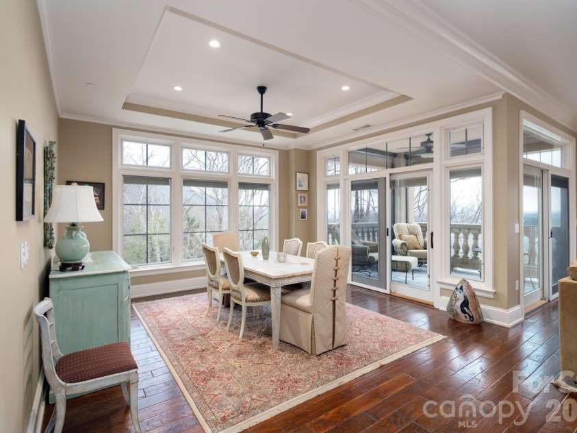 288 Macon Avenue, Asheville, NC 28804.  MLS# CAR4343103, YatesRealty ID 12265. 