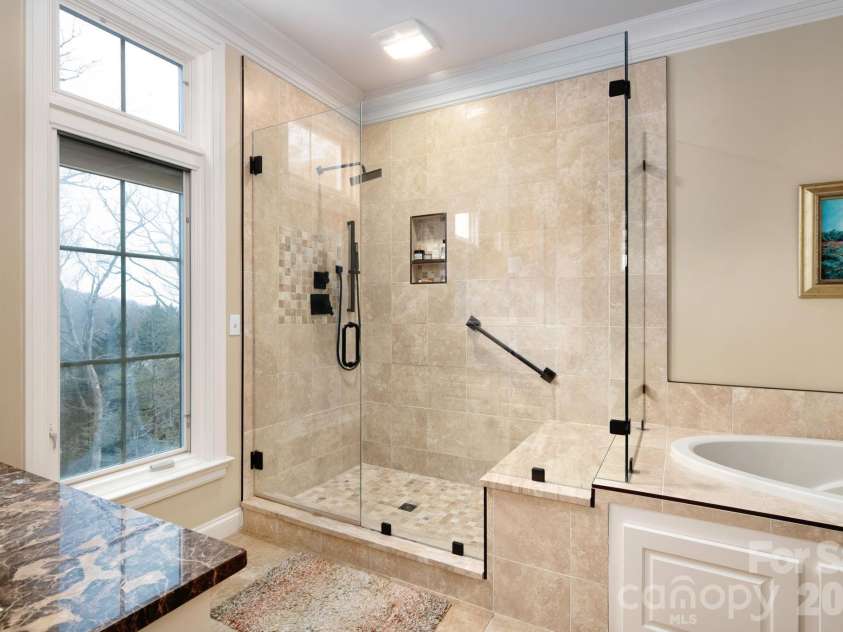 288 Macon Avenue, Asheville, NC 28804.  MLS# CAR4343103, YatesRealty ID 12265. Primary Bath