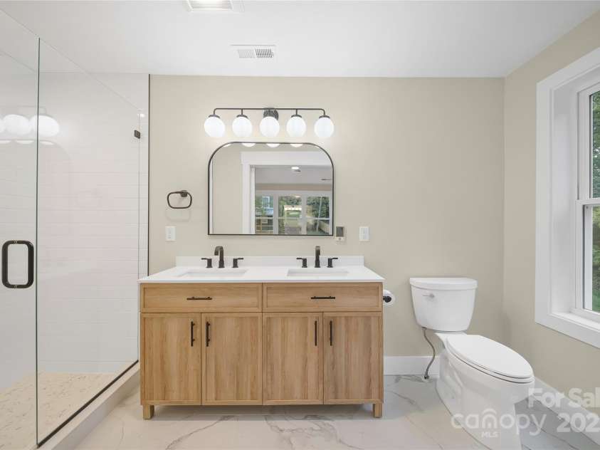 20 Rash Road, Asheville, NC 28806.  MLS# CAR4308785, YatesRealty ID 12266. 