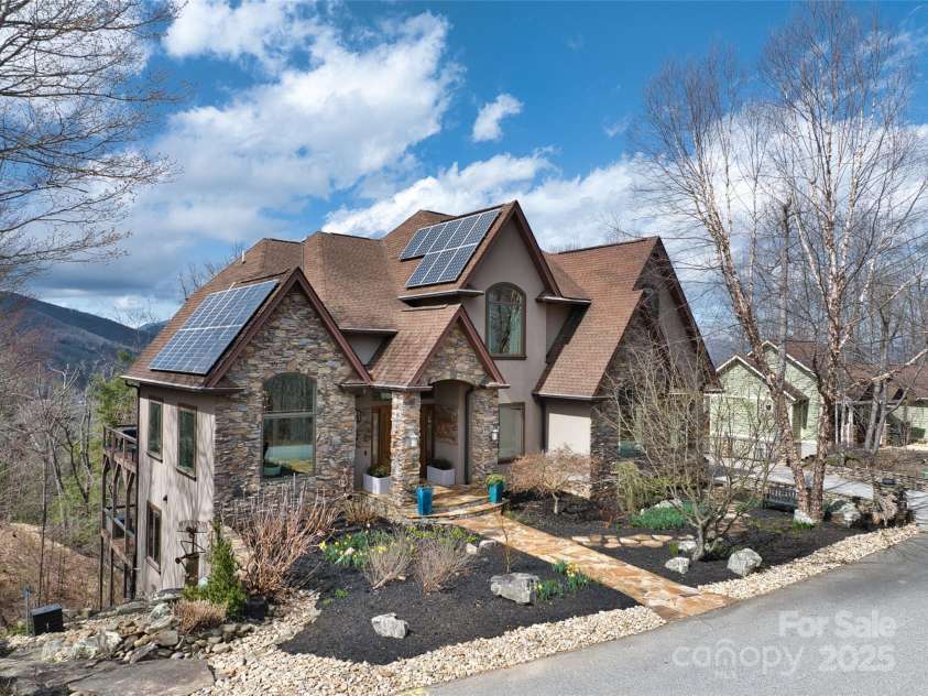 56 Chimney Crest Drive, Asheville, NC 28806.  MLS# CAR4235691, YatesRealty ID 12268. 