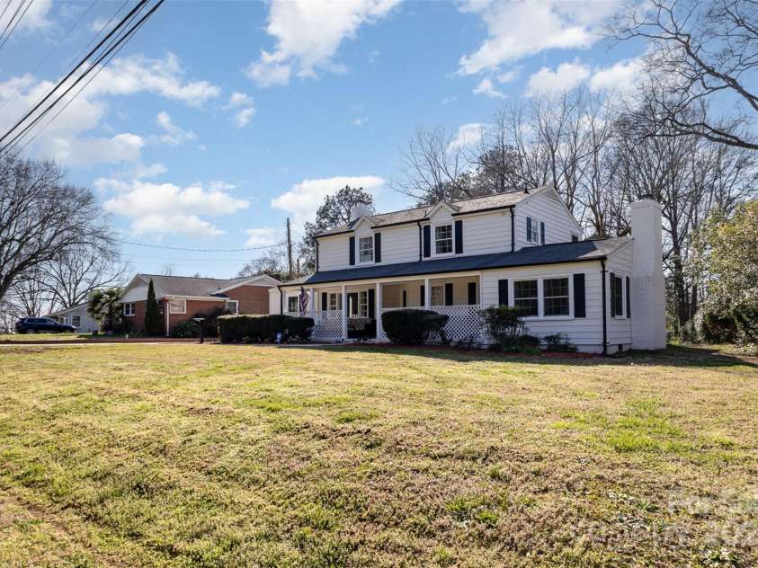 1201 Edgefield Avenue, Gastonia, NC 28052.  MLS# CAR4227953, YatesRealty ID 12269. 