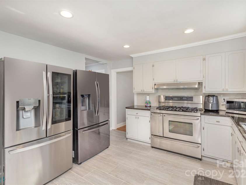 1201 Edgefield Avenue, Gastonia, NC 28052.  MLS# CAR4227953, YatesRealty ID 12269. 