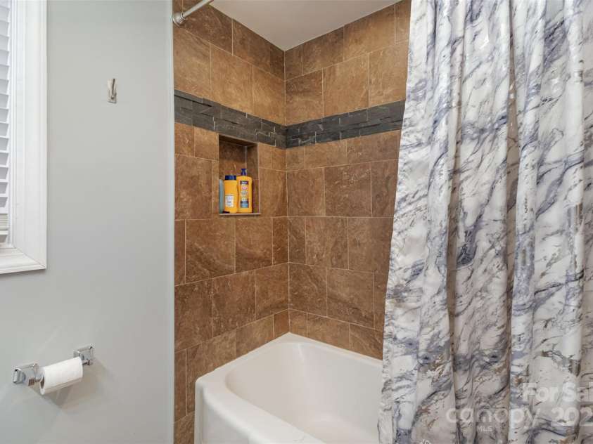 1201 Edgefield Avenue, Gastonia, NC 28052.  MLS# CAR4227953, YatesRealty ID 12269. 