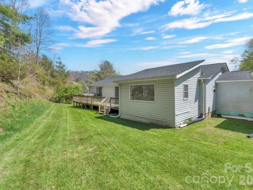 228 Vilas Overlook Drive, Vilas, NC 28692.  MLS# CAR4369701, YatesRealty ID 12269. 