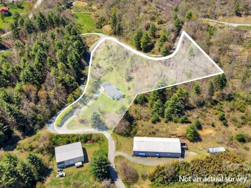 228 Vilas Overlook Drive, Vilas, NC 28692.  MLS# CAR4369701, YatesRealty ID 12269. 