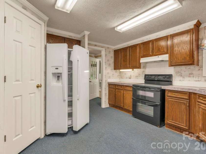 228 Vilas Overlook Drive, Vilas, NC 28692.  MLS# CAR4369701, YatesRealty ID 12269. 