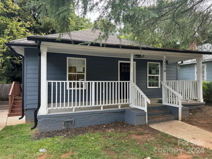2216 Tate Street, Charlotte, NC 28216.  MLS# CAR4185695, YatesRealty ID 1227. 