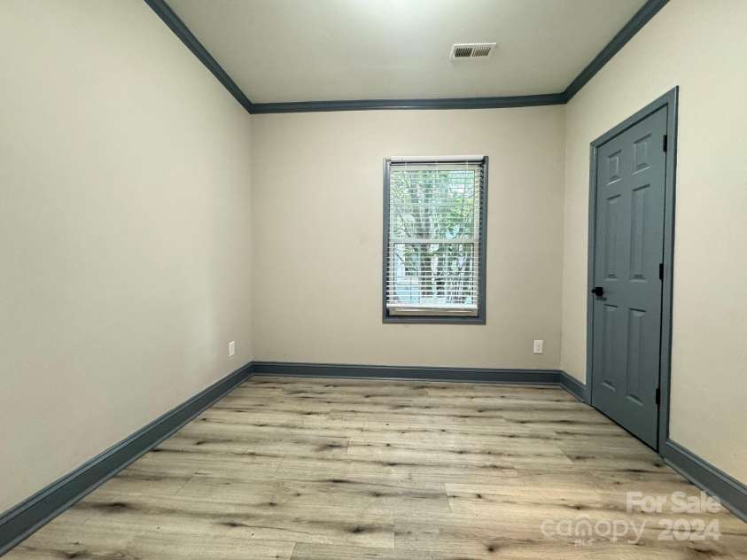 2216 Tate Street, Charlotte, NC 28216.  MLS# CAR4185695, YatesRealty ID 1227. 