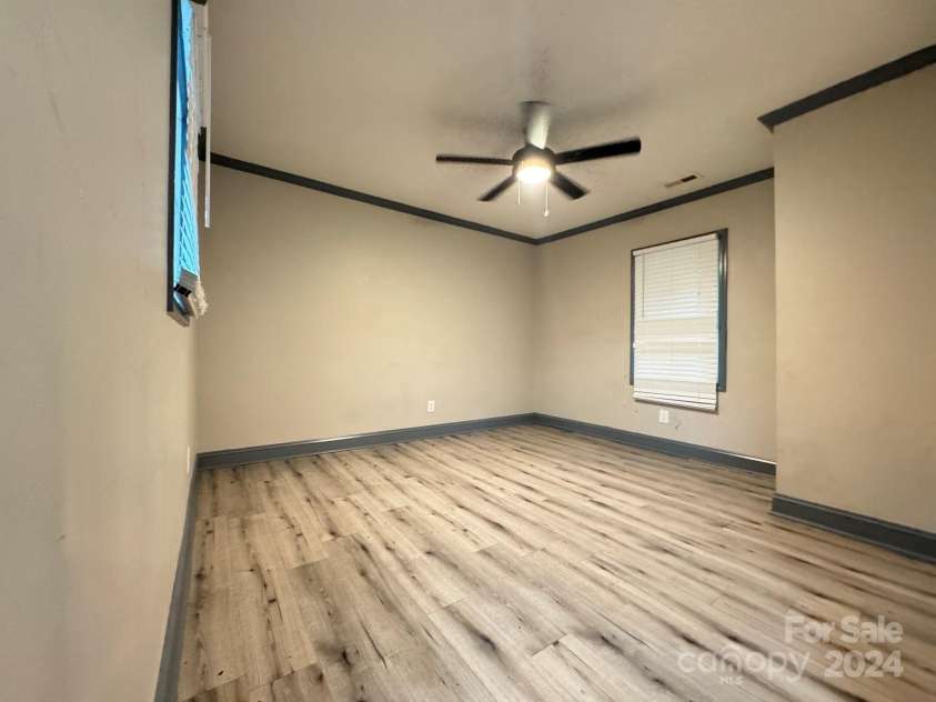 2216 Tate Street, Charlotte, NC 28216.  MLS# CAR4185695, YatesRealty ID 1227. 