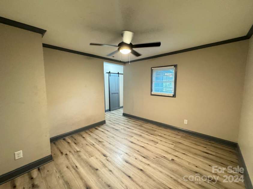 2216 Tate Street, Charlotte, NC 28216.  MLS# CAR4185695, YatesRealty ID 1227. 