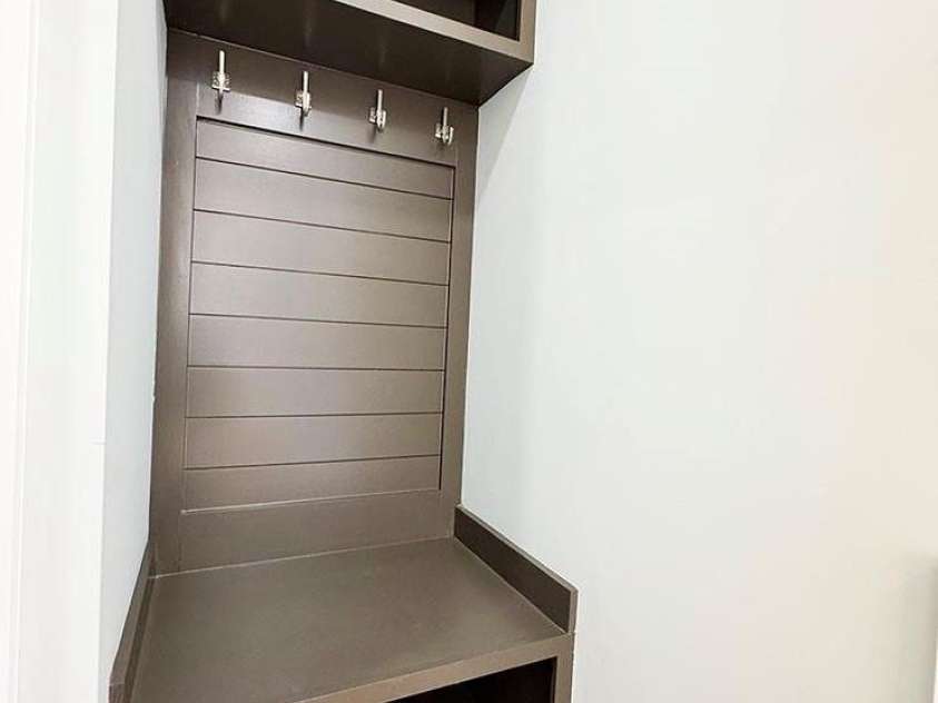 3635 46th Avenue, Hickory, NC 28601.  MLS# CAR4335990, YatesRealty ID 1227. Mud Bench / Drop Zone