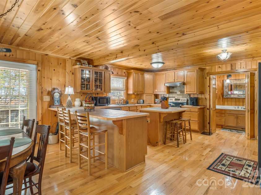 6151 Hemlock Lane, Newland, NC 28657.  MLS# CAR4316392, YatesRealty ID 1227. 