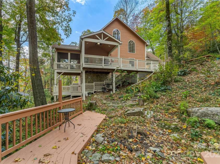 6151 Hemlock Lane, Newland, NC 28657.  MLS# CAR4316392, YatesRealty ID 1227. 