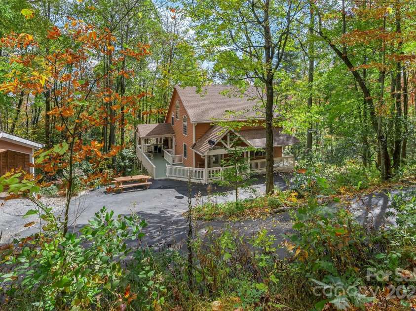 6151 Hemlock Lane, Newland, NC 28657.  MLS# CAR4316392, YatesRealty ID 1227. 