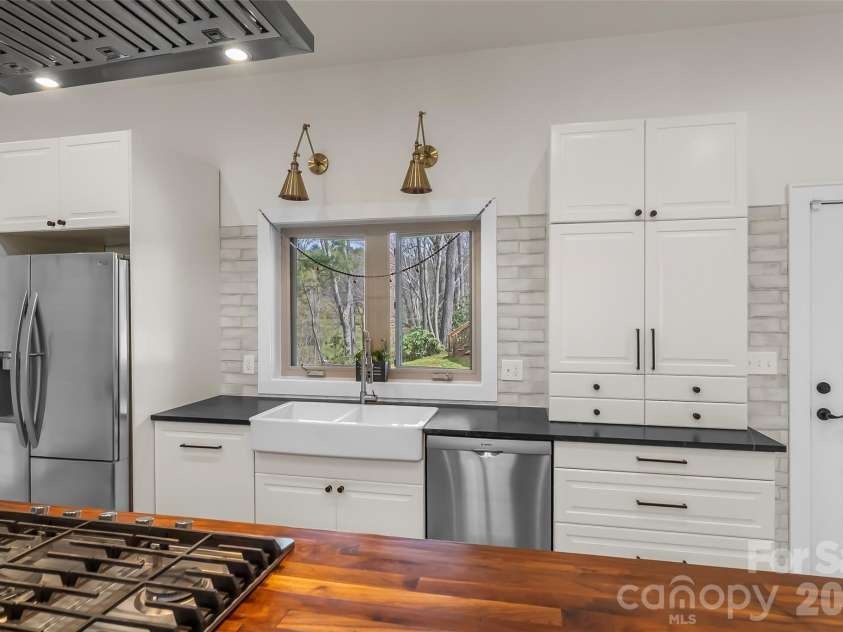 628 Brush Creek Road, Fairview, NC 28730.  MLS# CAR4367242, YatesRealty ID 12270. 