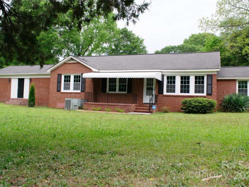 925 Grace Avenue, Lancaster, SC 29720.  MLS# CAR4254524, YatesRealty ID 12270. Front of house